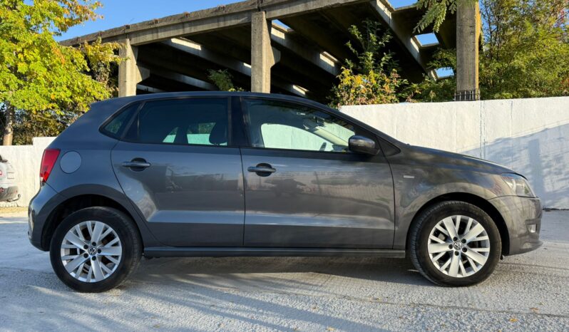 
								Volkswagen Polo 2013, 1.2 benzină, 12 luni Garantie, și în = RATE = full									