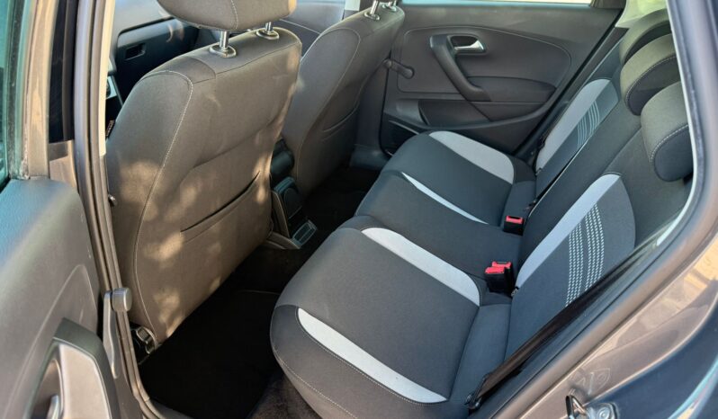 
								Volkswagen Polo 2013, 1.2 benzină, 12 luni Garantie, și în = RATE = full									