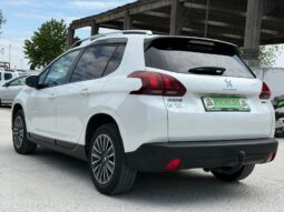 
										Peugeot 2008, 1.2 Benzina full									