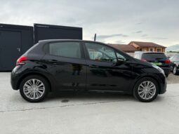 
										Peugeot 208 2019, 1.2 Benzina full									