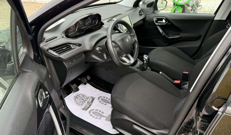 
								Peugeot 208 2019, 1.2 Benzina full									