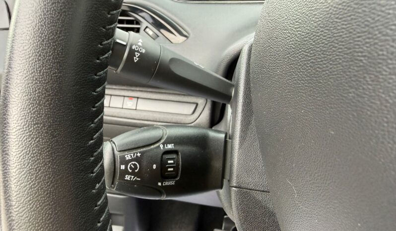 
								Peugeot 208 2019, 1.2 Benzina full									