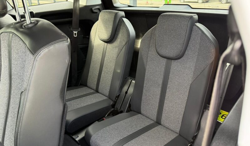 
								Peugeot 5008, 1.5 Diesel full									